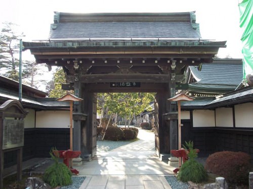 entrance to ryokan